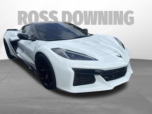 Used 2025 Chevrolet Corvette Z06 RWD image 3