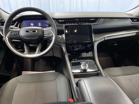 Certified 2024 Jeep Grand Cherokee Laredo X image 28