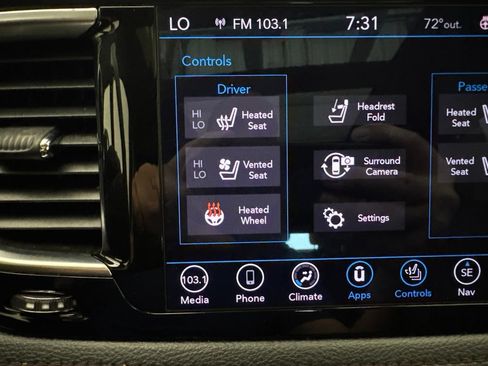 Used 2020 Chrysler Pacifica Limited FWD image 39
