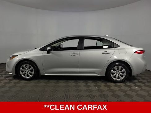 Used 2025 Toyota Corolla LE FWD image 5