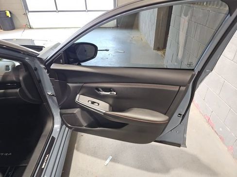 Used 2024 Nissan Sentra SR FWD image 25