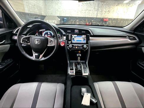 Used 2019 Honda Civic EX image 17