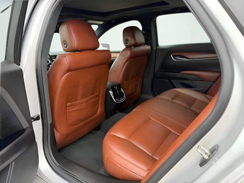 Used 2015 Cadillac XTS Premium image 16
