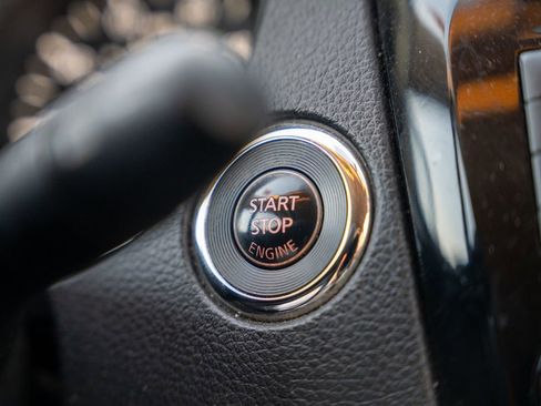 Used 2018 Nissan Rogue SV image 26