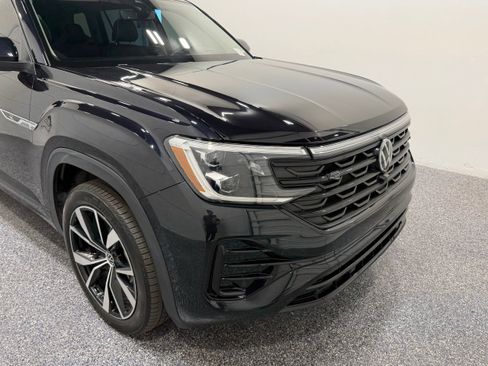 Used 2024 Volkswagen Atlas SEL Premium R-Line AWD/4WD image 18