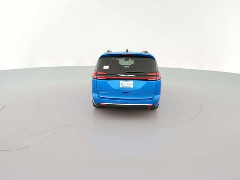 New 2026 Chrysler Pacifica Pinnacle image 10