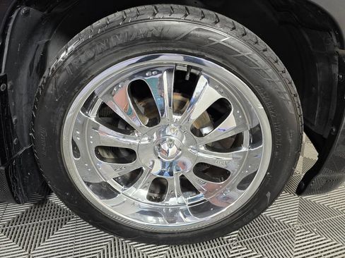 Used 2002 GMC Yukon Denali AWD/4WD image 9