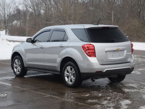 Used 2017 Chevrolet Equinox LS image 22