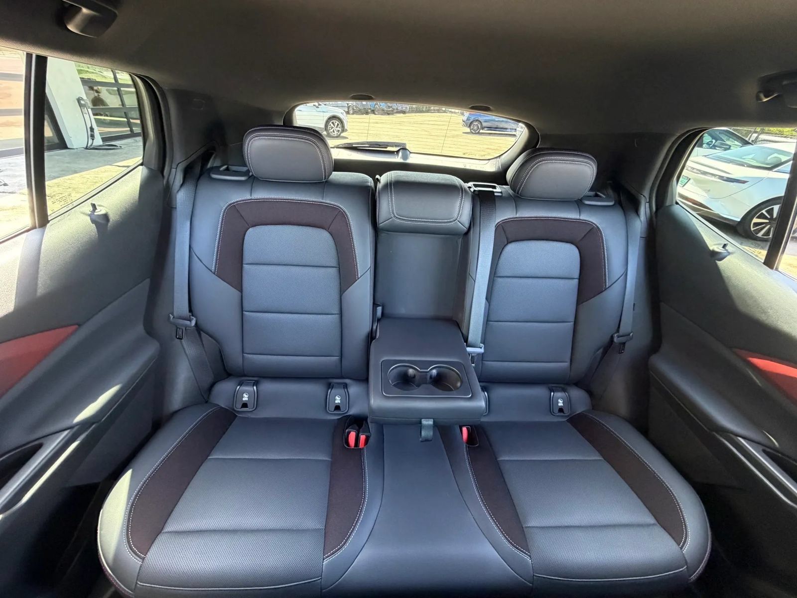 Used 2024 Chevrolet Equinox EV RS FWD image 32