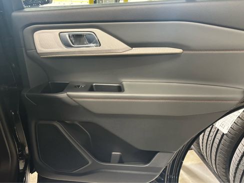 New 2026 Ford Explorer Active w/ Active Comfort Package image 12
