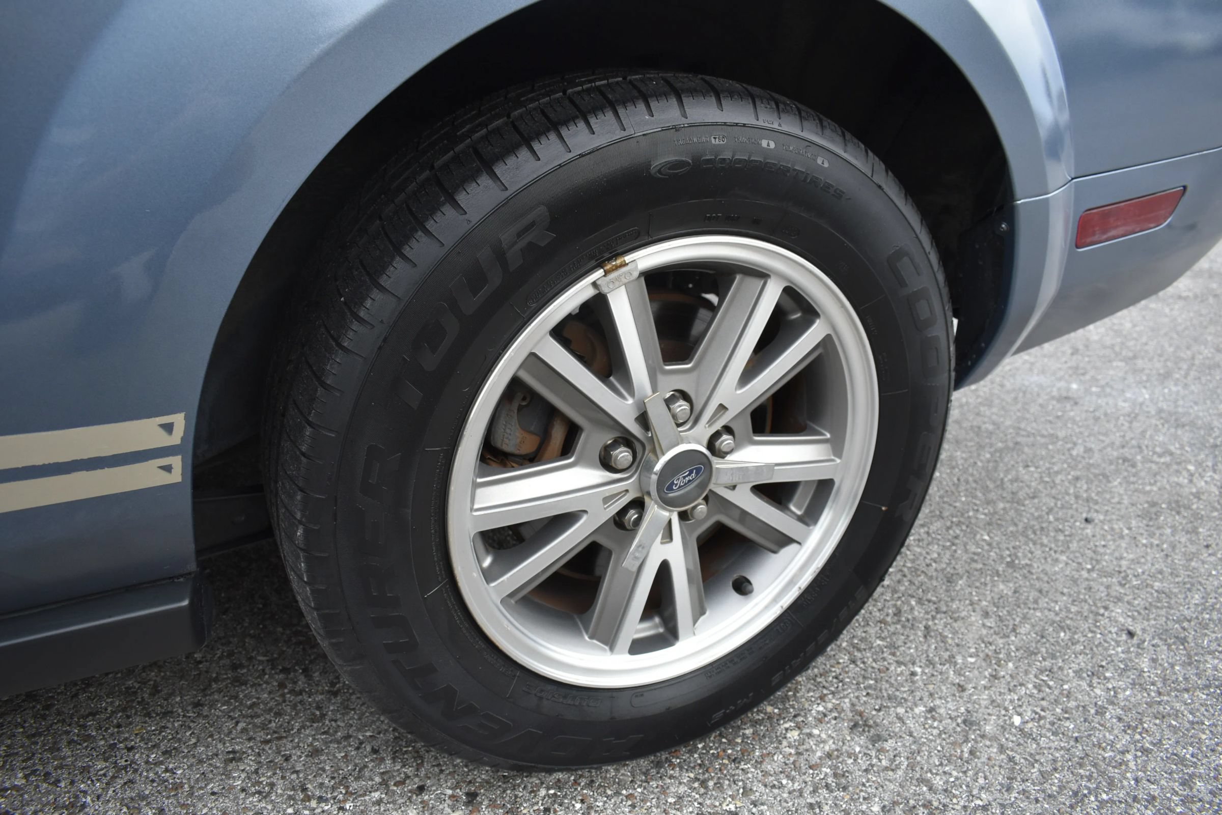 Used 2005 Ford Mustang Coupe RWD image 18