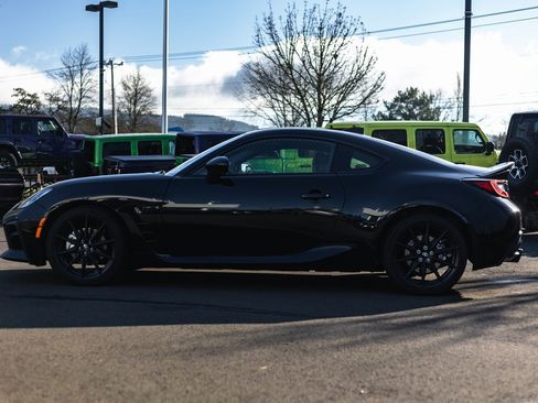 Used 2024 Toyota GR86 Premium image 11