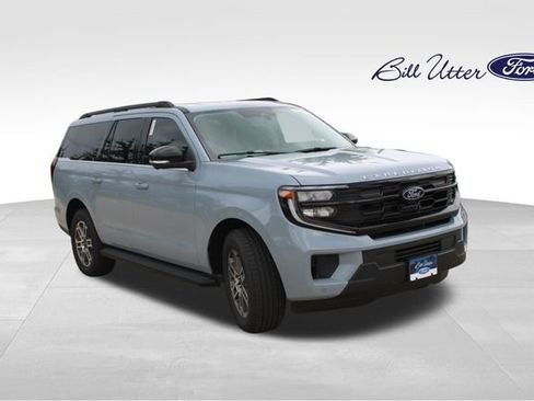 New 2026 Ford Expedition Max Active RWD image 2