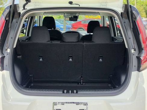 Certified 2025 Kia Soul LX w/ LX Technology Package FWD image 6