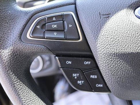 Used 2017 Ford Escape SE w/ Equipment Group 201A AWD/4WD image 14