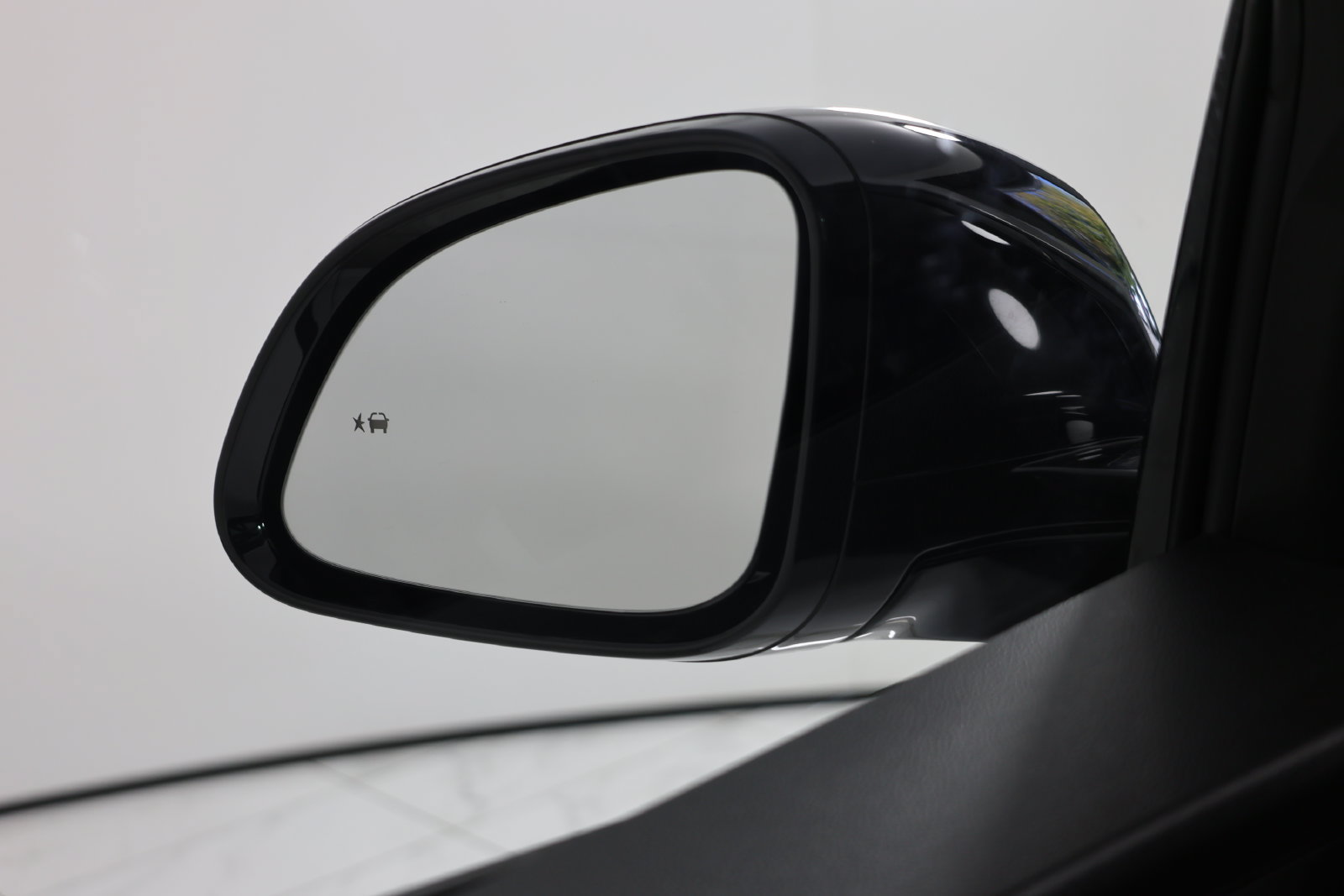 Used 2027 Chevrolet Bolt RS FWD image 16
