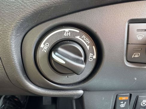 Used 2023 Nissan Frontier SV w/ SV Convenience Package AWD/4WD image 36
