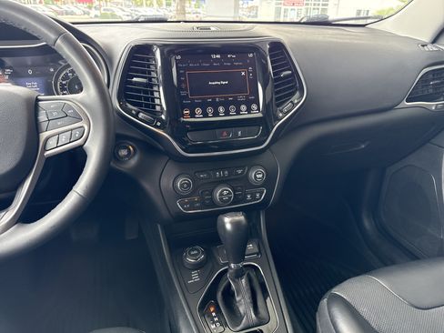 Used 2022 Jeep Cherokee Limited w/ Elite Package AWD/4WD image 30