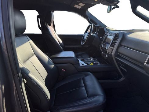 Used 2021 Ford Expedition XLT image 18