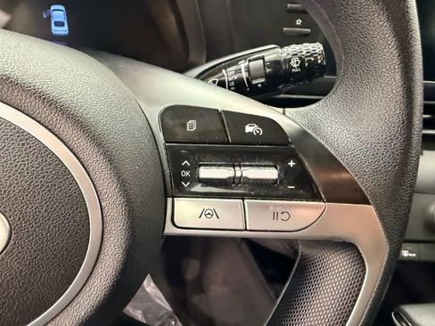 Used 2024 Hyundai Elantra SE FWD image 33