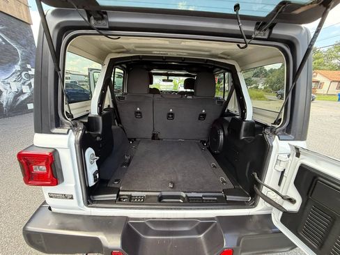 Used 2021 Jeep Wrangler Unlimited Sport AWD/4WD image 23