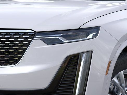 New 2025 Cadillac XT6 Luxury image 10