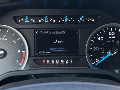 Used 2017 Ford F250 XLT w/ FX4 Off-Road Package AWD/4WD image 14