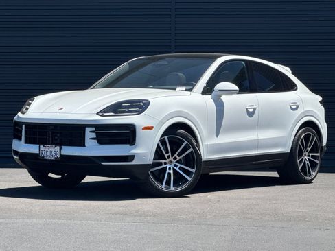 Certified 2026 Porsche Cayenne Coupe AWD/4WD image 2