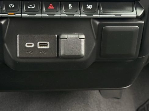 Used 2022 Chevrolet Silverado 1500 LT AWD/4WD image 25