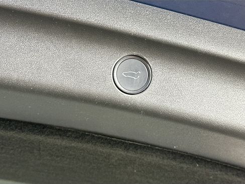 Used 2021 Tesla Model Y Long Range image 29