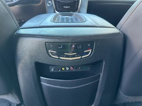 Used 2016 Cadillac Escalade Premium RWD image 20