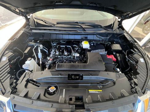 Used 2025 Nissan Pathfinder SV FWD image 35