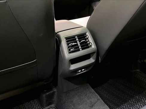 New 2026 Volkswagen Tiguan SE R-Line image 16