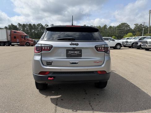 Used 2021 Jeep Compass Trailhawk AWD/4WD image 5