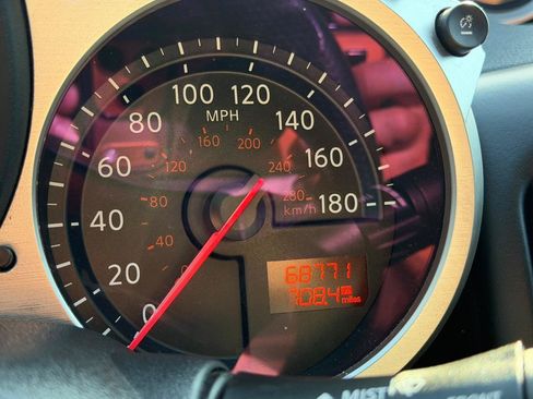 Used 2020 Nissan 370Z Coupe RWD image 21