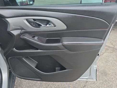 Used 2018 Chevrolet Traverse LT FWD image 19
