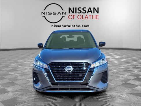 Certified 2025 Nissan Kicks Play S image 32