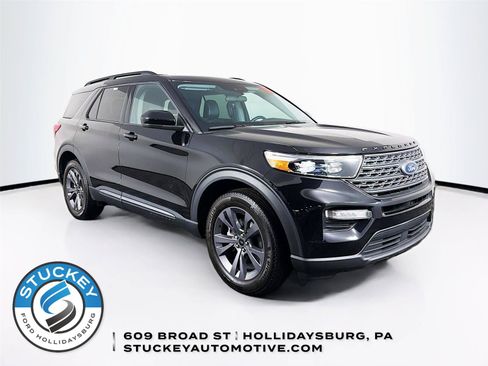 Used 2024 Ford Explorer XLT w/ Equipment Group 202A AWD/4WD image 1