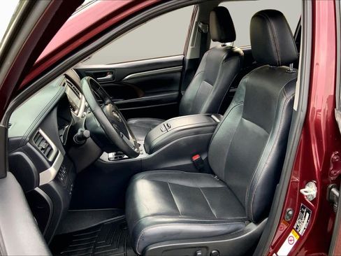 Used 2019 Toyota Highlander Limited Platinum AWD/4WD image 8