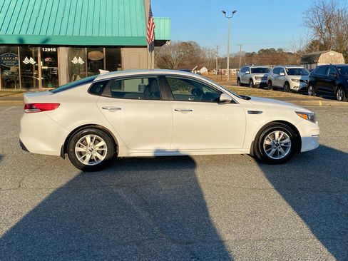 Used 2018 Kia Optima LX w/ Convenience Package image 5