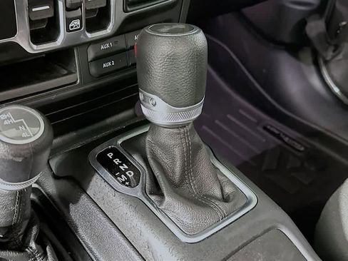 Used 2020 Jeep Wrangler Unlimited Sport S AWD/4WD image 19
