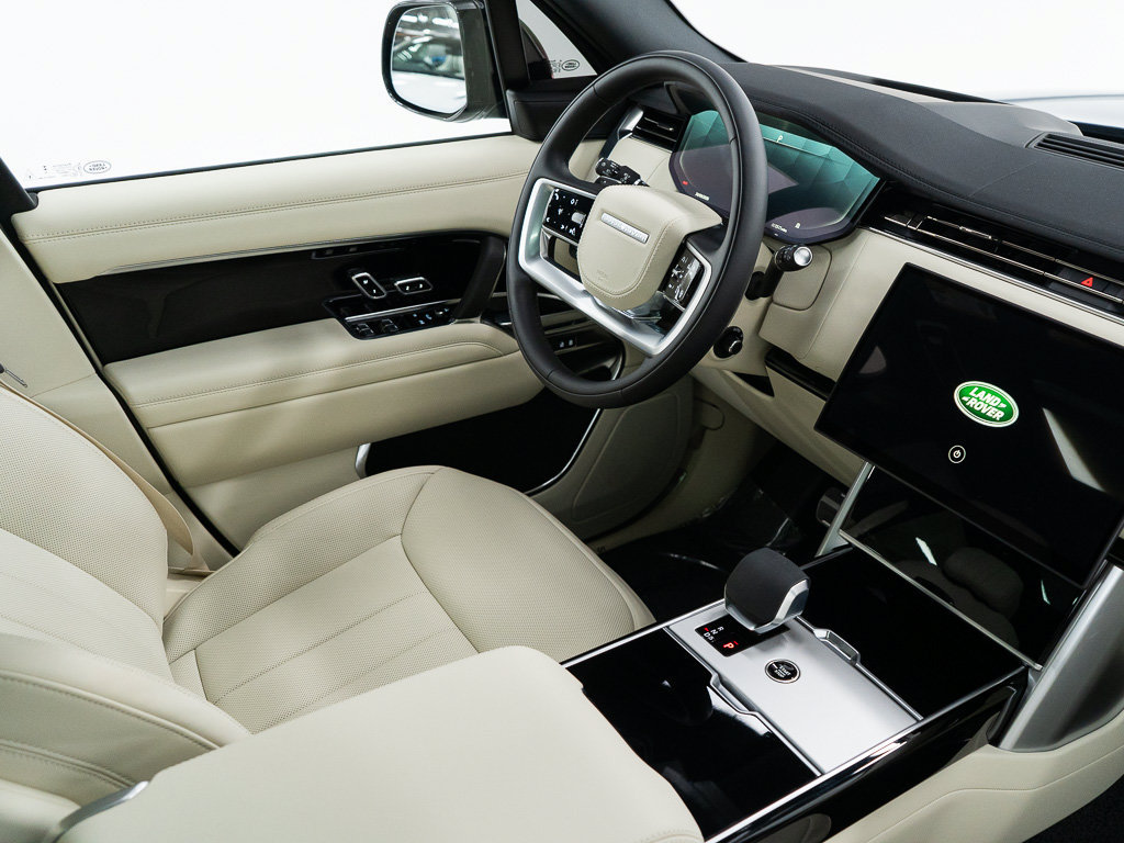 Used 2026 Land Rover Range Rover SE AWD/4WD image 29