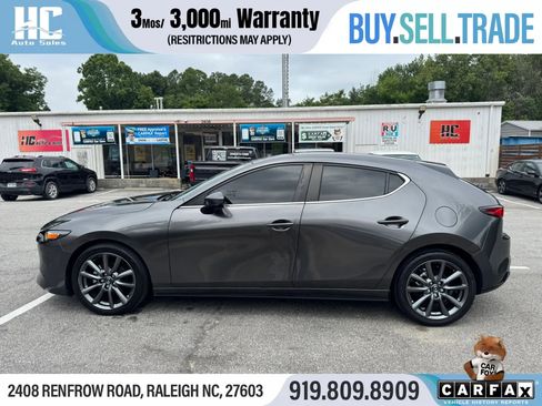 Used 2022 MAZDA MAZDA3 s FWD image 2