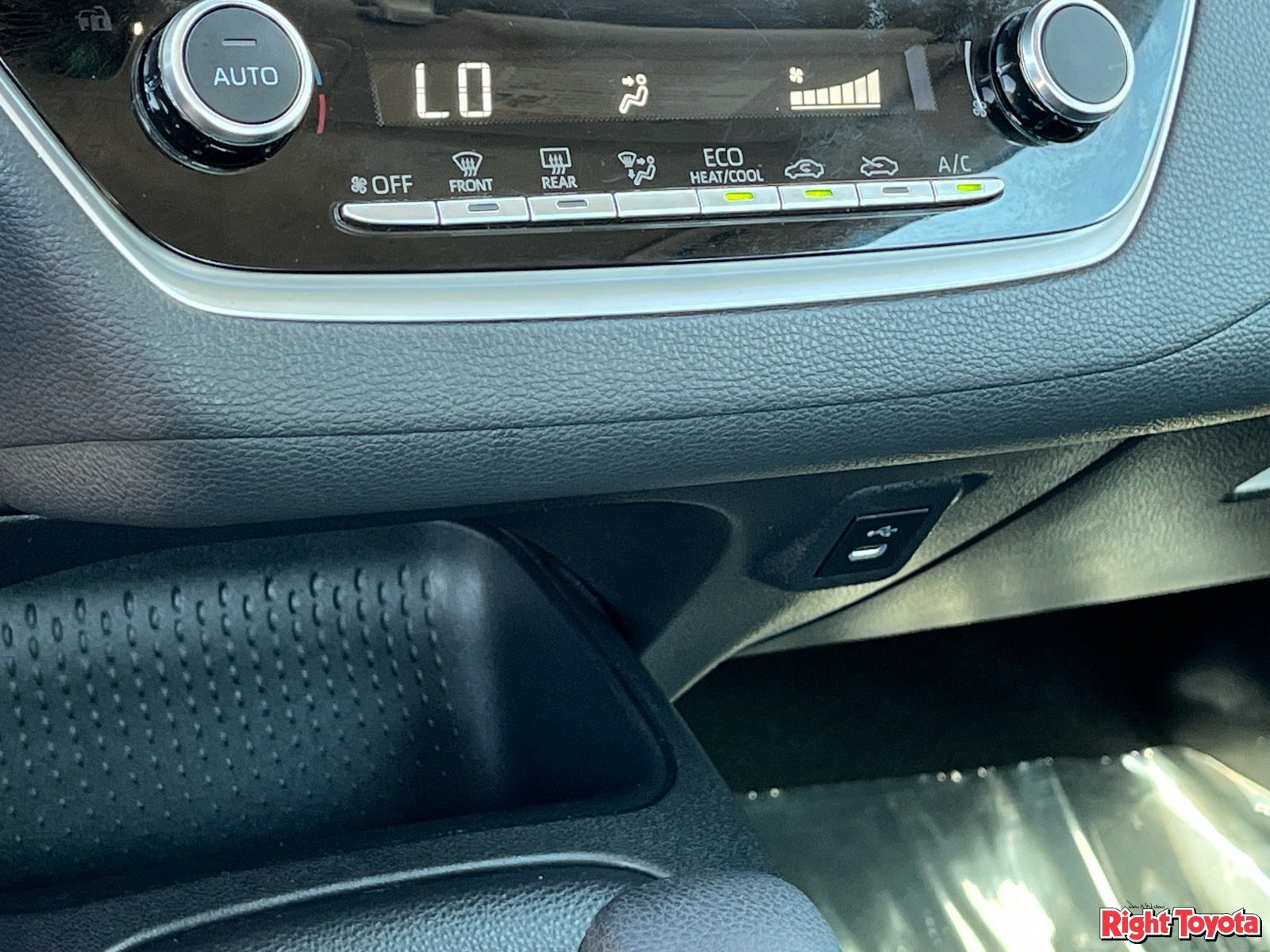 Certified 2025 Toyota Corolla LE FWD image 30