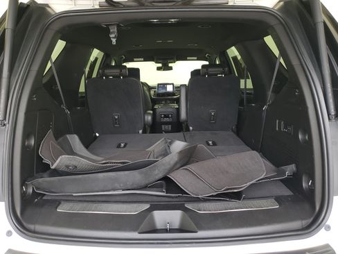Used 2021 Chevrolet Tahoe RST w/ Luxury Package RWD image 10