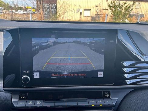 Used 2025 Toyota Camry LE image 14