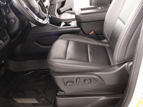 Used 2024 Chevrolet Tahoe Z71 w/ Luxury Package image 13