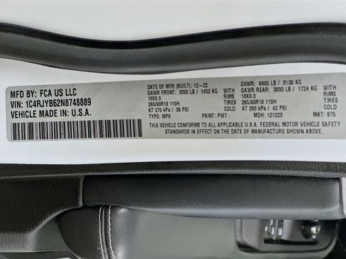 Used 2022 Jeep Grand Cherokee Limited 4xe w/ Luxury Tech Group II AWD/4WD image 12