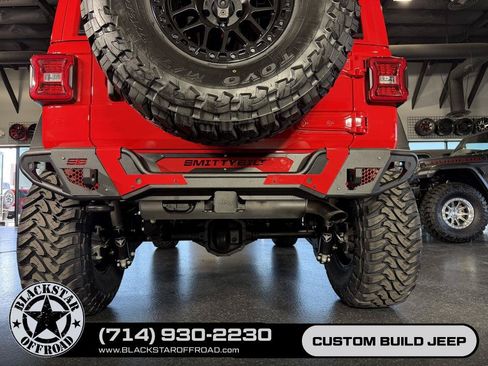 Used 2025 Jeep Wrangler Unlimited Rubicon 4xe w/ Convenience Group AWD/4WD image 19