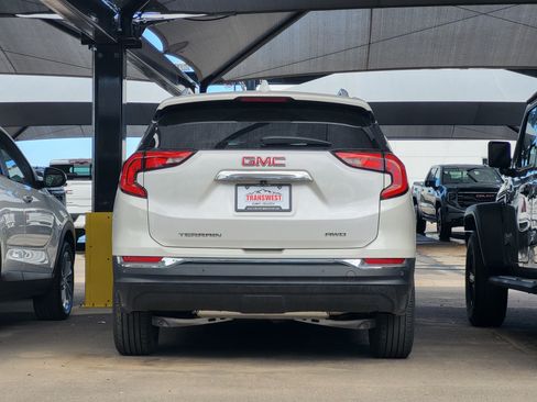 Used 2021 GMC Terrain SLT w/ Infotainment Package II AWD/4WD image 4